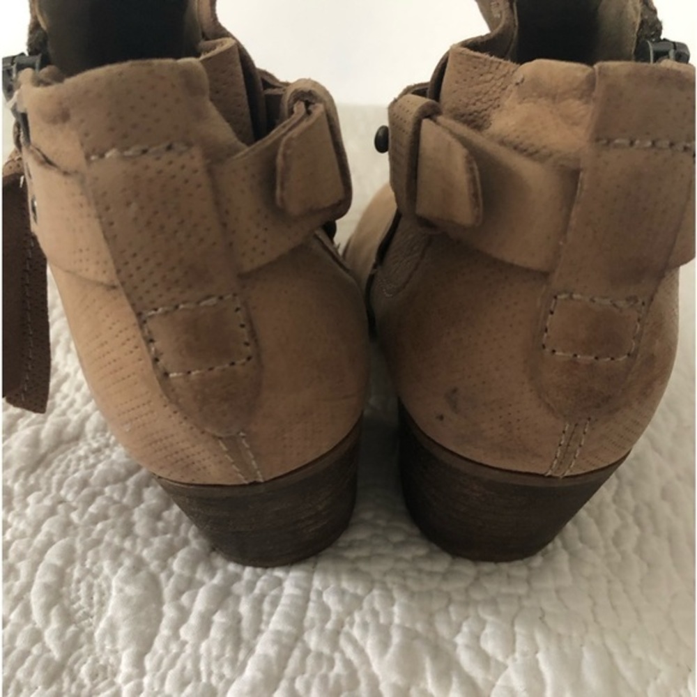 Dolce Vita tan leather western Ankle Booties size 6.5 - Picture 5 of 9